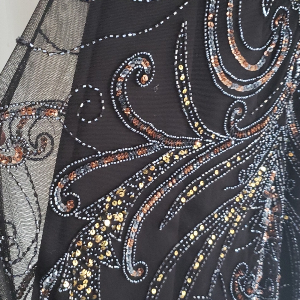 Gorgeous, formal, full-length beaded dress - Picture 7 of 9